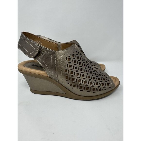 Earth Cascade Womens Size 7.5 B PLATINUM Perforated Wedge Sandals Shoes - Picture 2 of 10